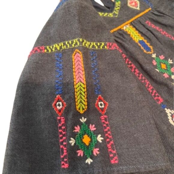 Peek Embroidered Dress - Picture 2 of 8